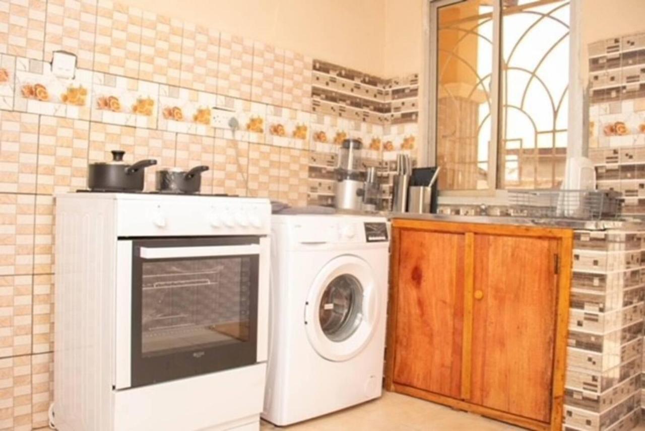 Fully Air-Con 3Bed Villa-Wifi -Hot Water -Cable Tv فريتاون المظهر الخارجي الصورة