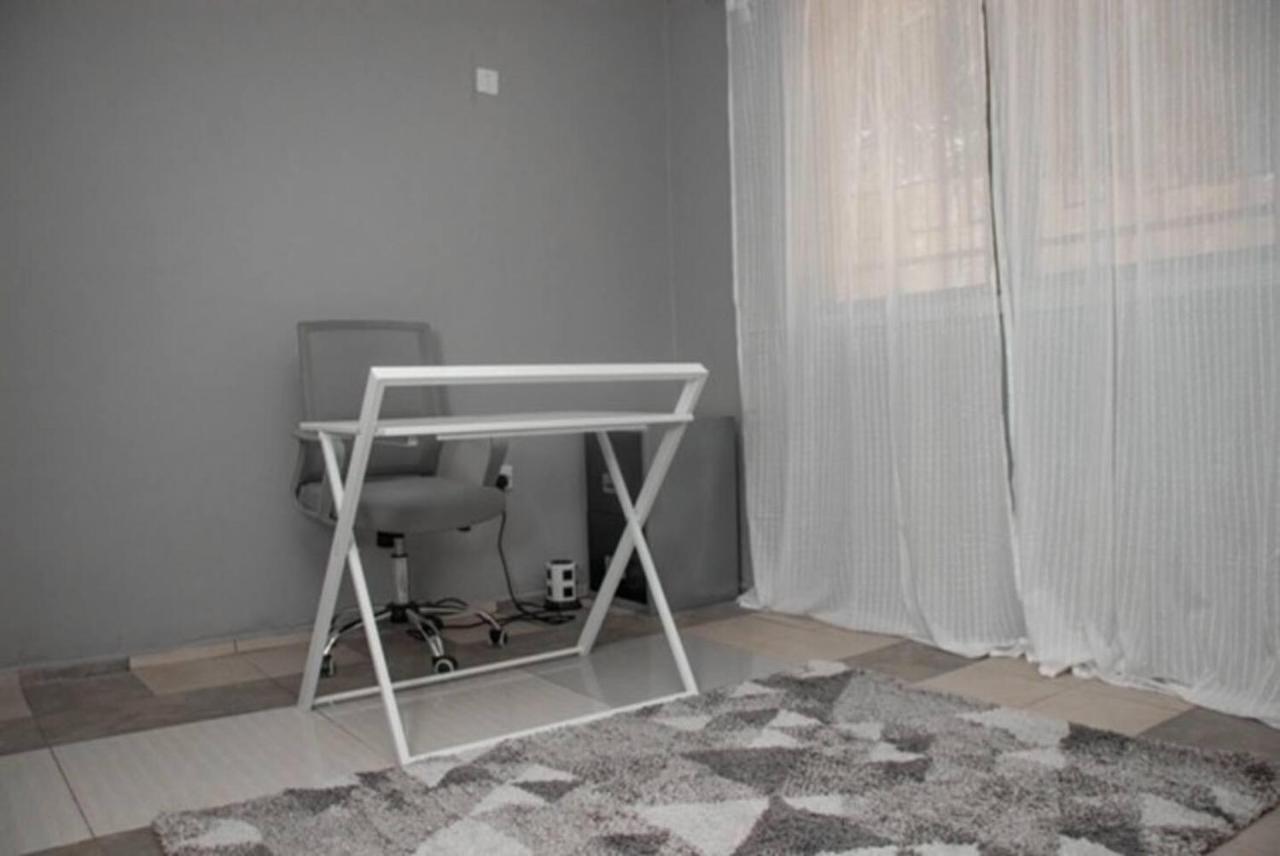 Fully Air-Con 3Bed Villa-Wifi -Hot Water -Cable Tv فريتاون المظهر الخارجي الصورة